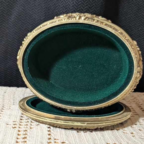 ❄️Vintage Art Deco Resin Jewelry Box/ Keepsake Box, Vanity Dresser Accents - Picture 8 of 8